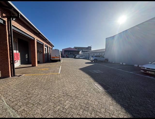 41M² WAREHOUSE TO LET IN MAITLAND